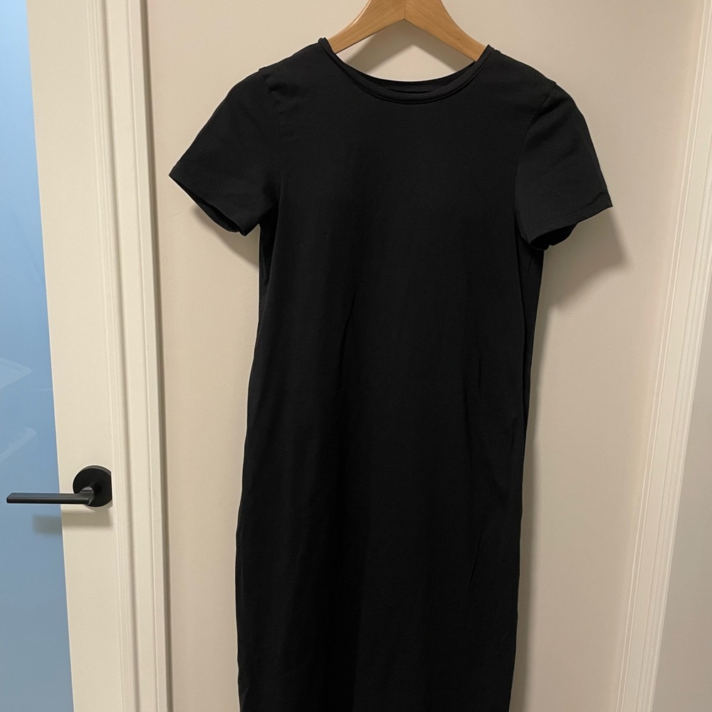 Uniqlo Elegant Black Midi Dress